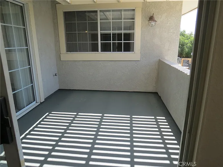 572 N Orange St — Photo 26