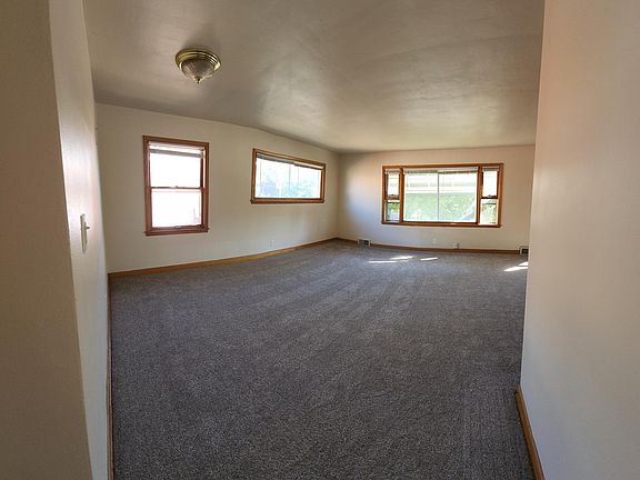 3rd image of 3107 W Lakefield Dr