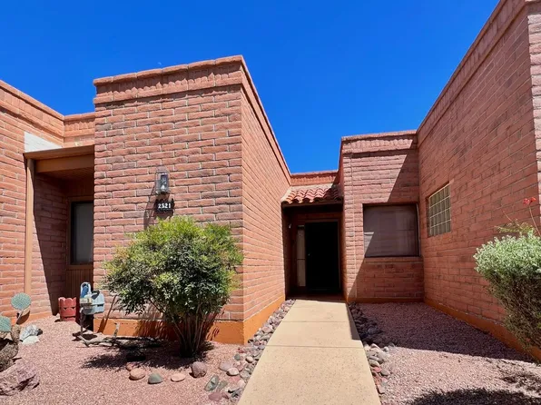 2521 S Calle De Humes, Green Valley, AZ 85622