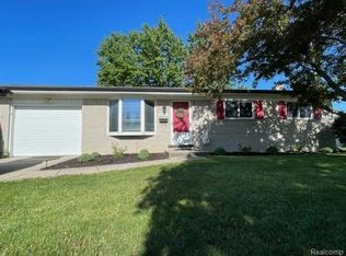 32817 Wauketa Dr, Warren, MI 48092