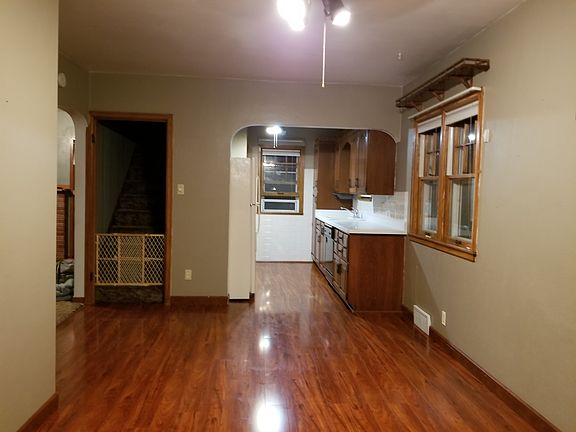 Dining Room/ Kitchen 