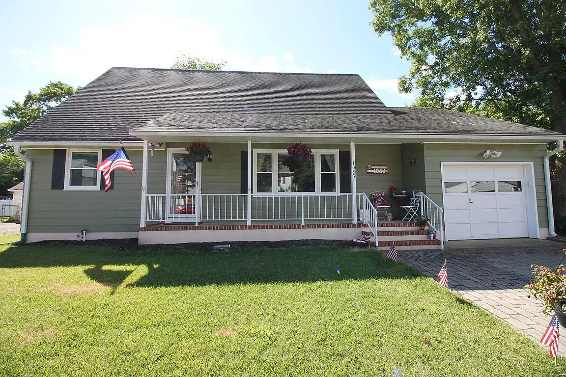 1053 Anchor Ave photo 1