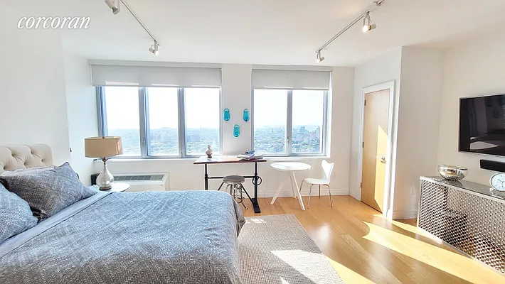 Rented by Corcoran | media 29