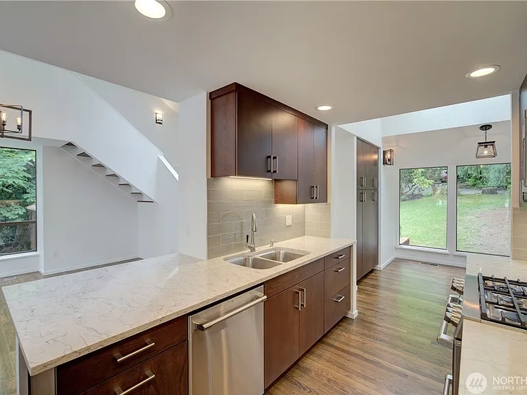 3406 W Lake Sammamish Pkwy NE — Photo 10