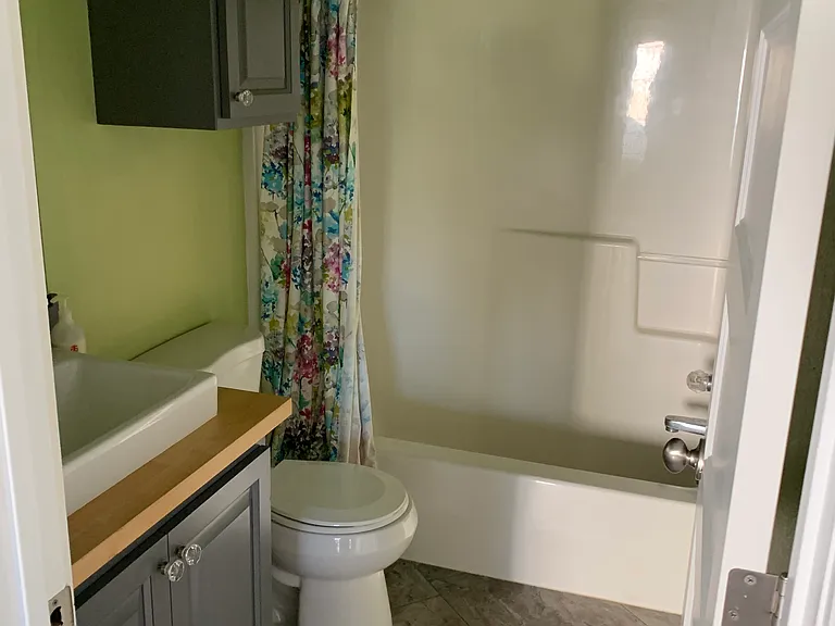 2nd Bathroom