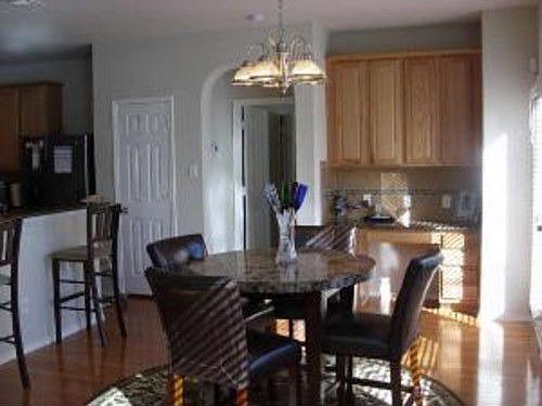 4th image of 606 Oak Creek Dr