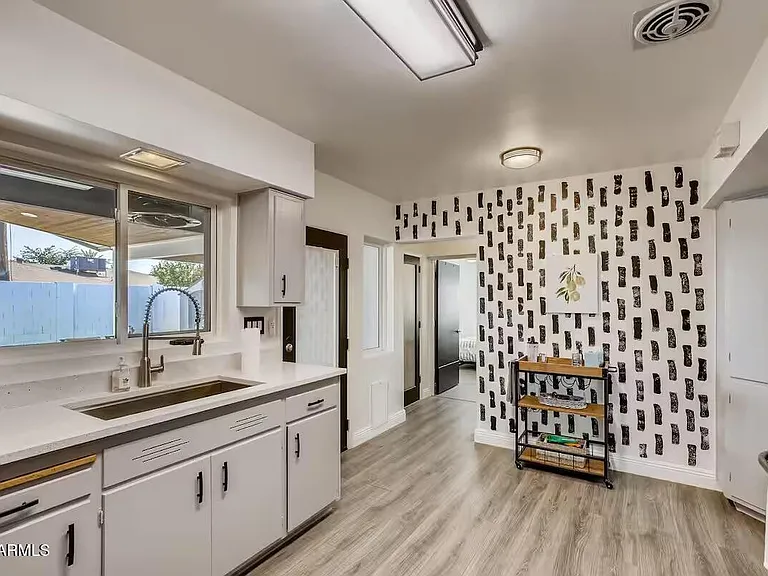 8115 E Edgemont Ave — Photo 11