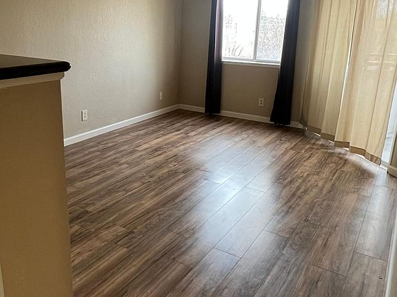 5th image of 2581 Fulton Square Ln #410