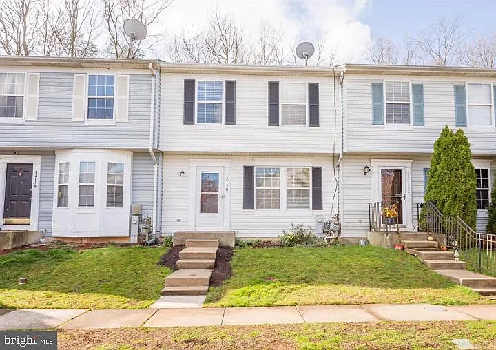 3 bed, 2.0 bath, 1160 sqft, $1,900 — Photo 1