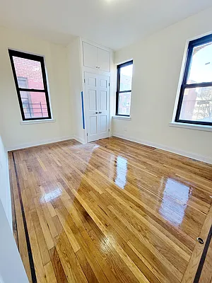 Rented by Metro Park Realty Inc | media 10