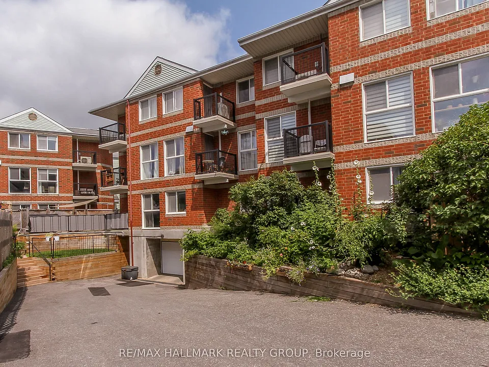 3 Armstrong St