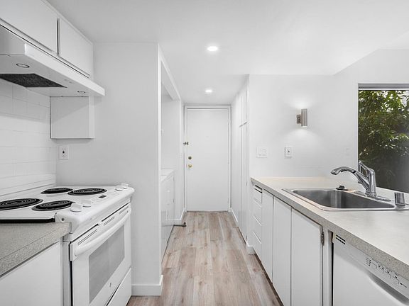 3rd image of 21071 Red Fir Ct