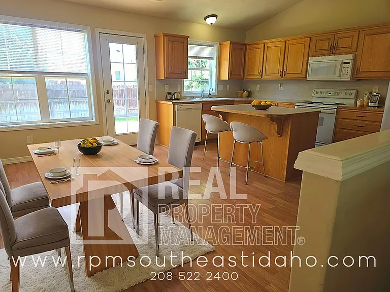 149 Leesburg Ln — Photo 6