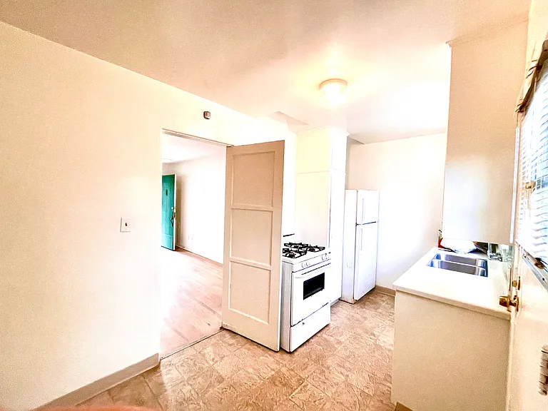4851 Brighton Ave #D — Photo 13