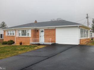 279 3rd St, Broadway, VA 22815