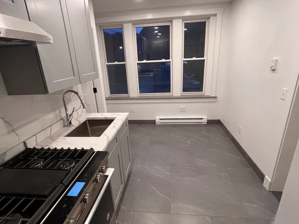 689 Main St #2, Manchester, CT 06040