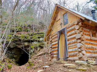 Dirt Rd, Yellville, AR 72687