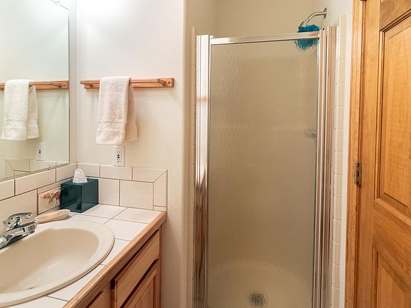 4th image of 208 Tall Pine Cir