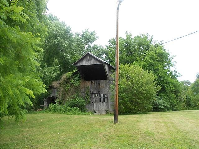 2nd image of 1001 Jackson Heights Rd