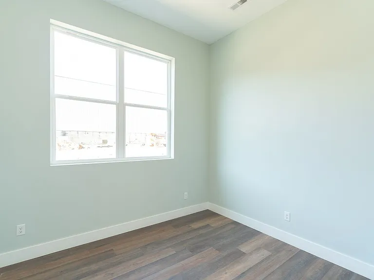 1039 Montague Pl — Photo 20