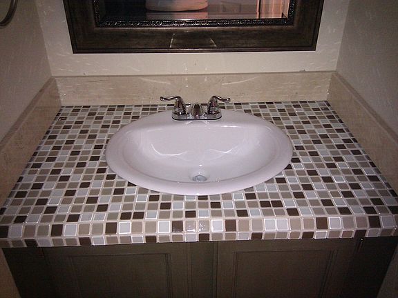 3rd image of 805 Oak Grove Ln