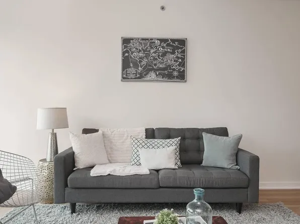 2101 Market St Unit 405, Philadelphia, PA 19103