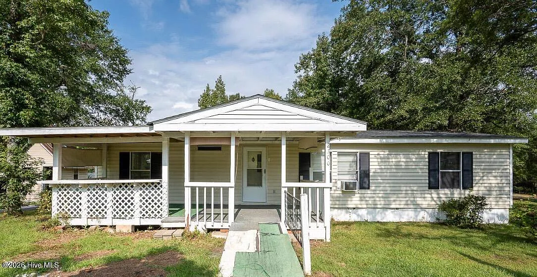 3 bed, 3.0 bath, $1,500 — Photo 1