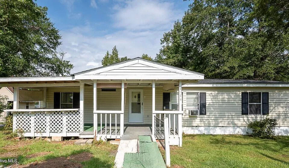 2300 Louisville Rd