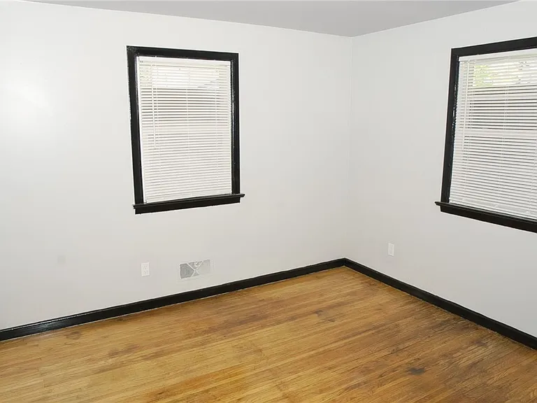 463 Remington St — Photo 16