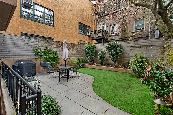 Sold by Compass | media 27