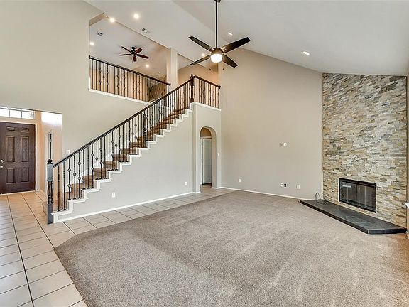 2nd image of 5577 Crimson Oaks Dr