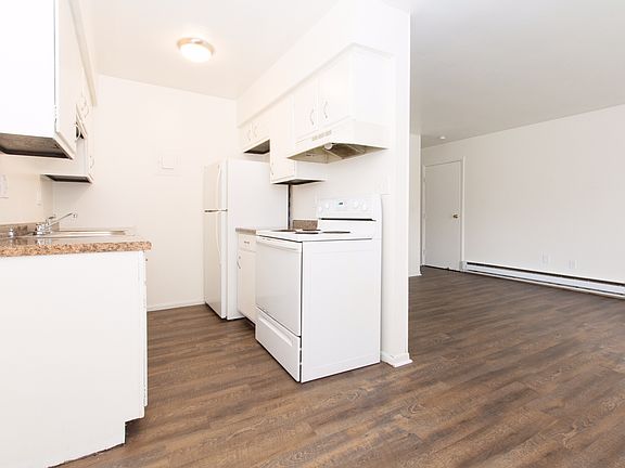2nd image of 852 Continental Ct #1