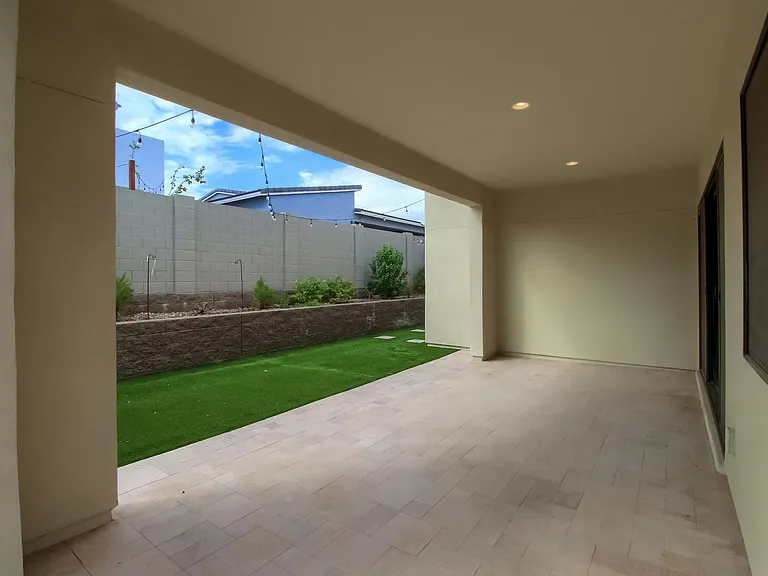 1005 E Paseo Way — Photo 56
