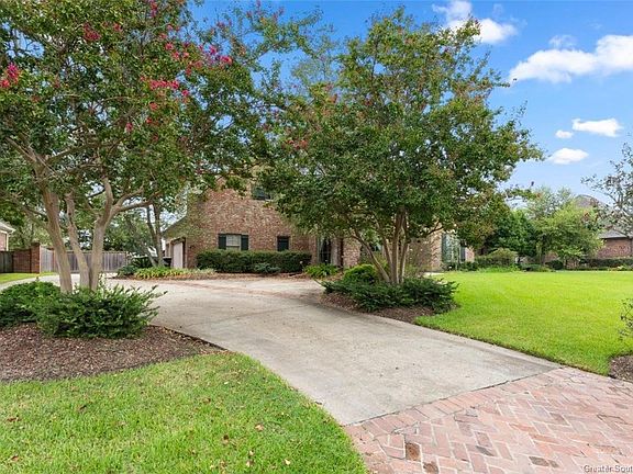 4th image of 3264 Gleneagle Dr