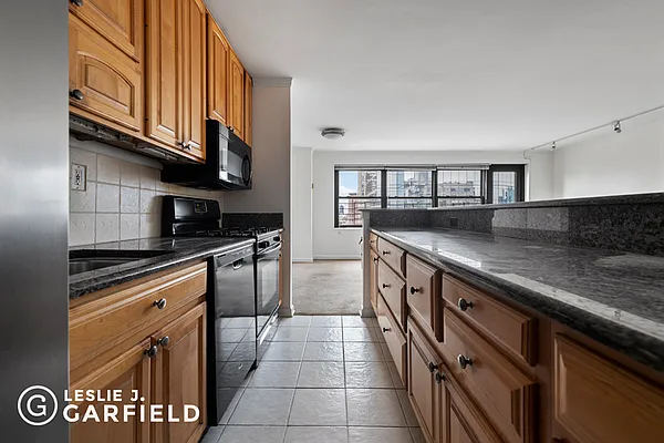 Sold by Leslie J. Garfield | media 7