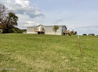 550 Old Stage Rd, Dandridge, TN 37725