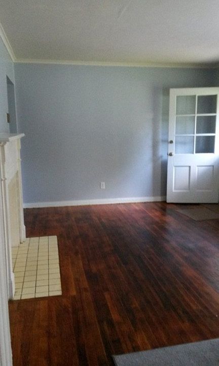 2nd image of 914 Bell Dr