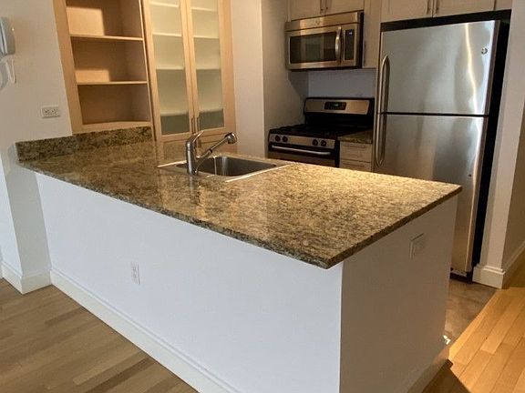 4th image of 126 Pearl St #23K