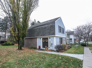 11 Village Trl, Honeoye Falls, NY 14472