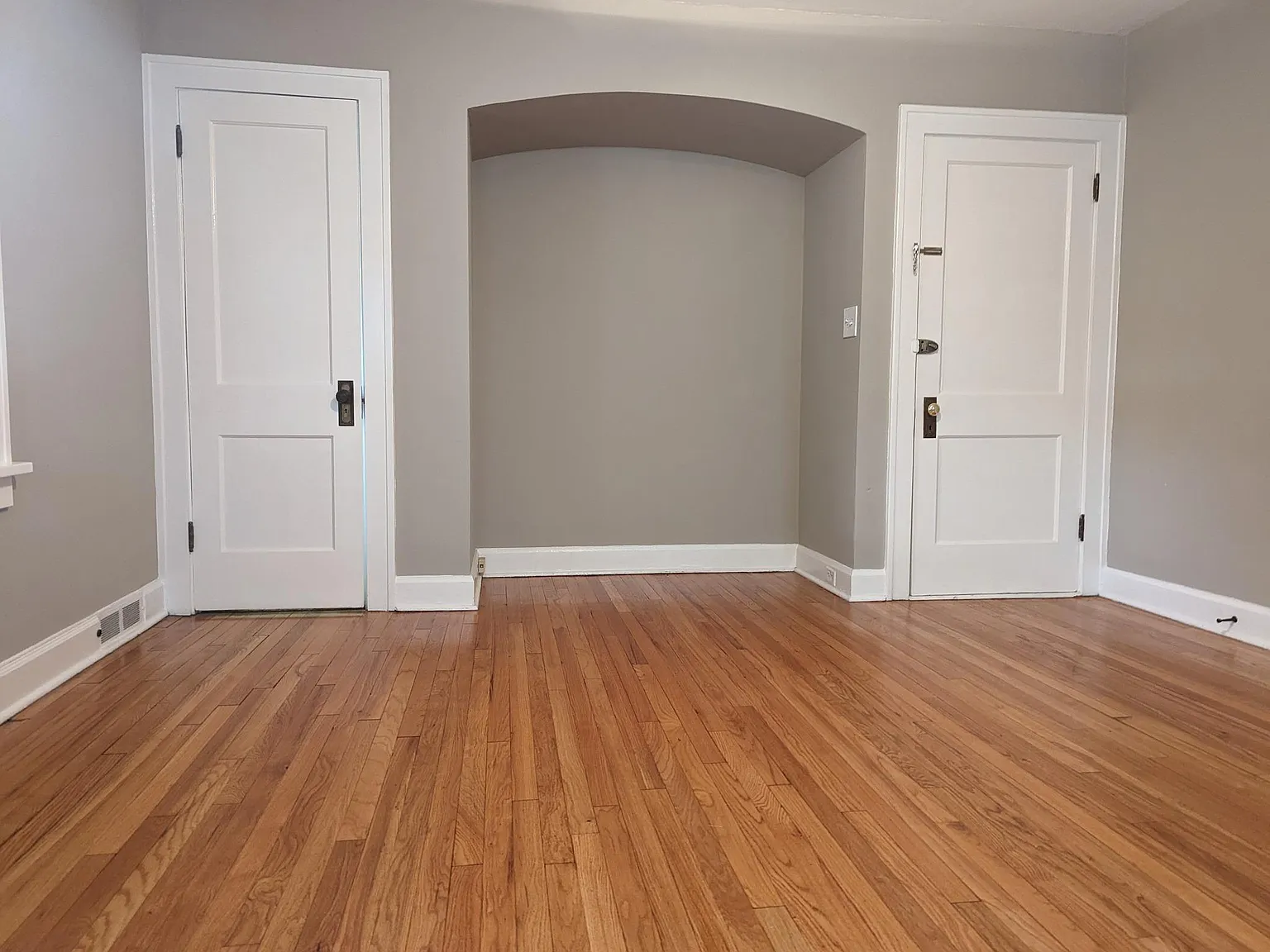 2 bed, 1300 sqft, $1,400 — Photo 3
