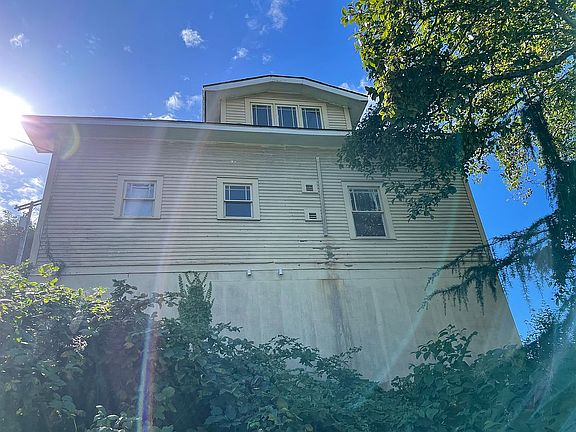 3rd image of 402 Alameda Ave