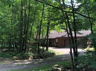 1023 Nemacolin Dr, Ohiopyle, PA 15470