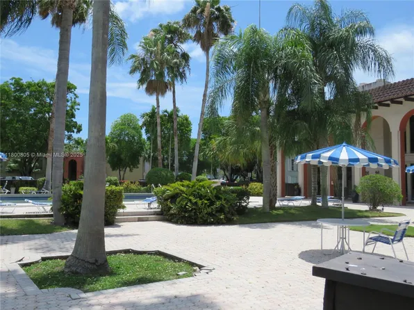 10822 N Kendall Dr #S14, Miami, FL 33176