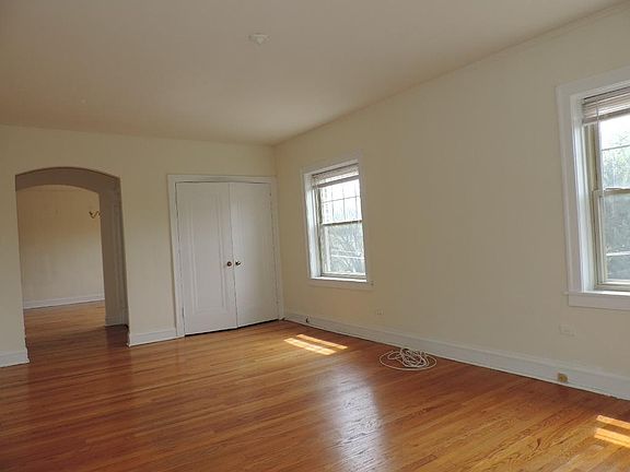 3rd image of 2535 Eastwood Ave #8C