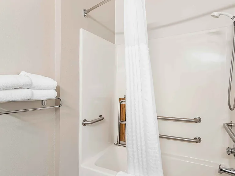 Studio Suite - 1 Queen Bed