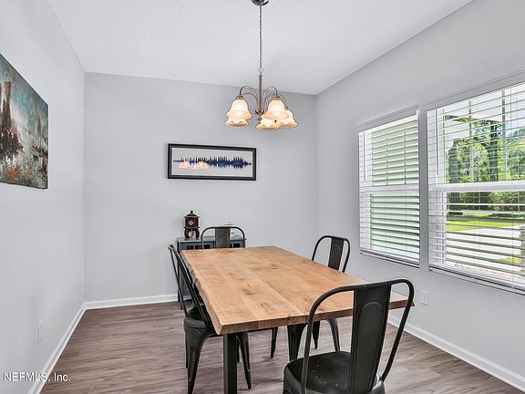 5th image of 2843 Mandarin Meadows Dr N