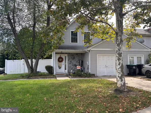 60 Highmeadows Dr, Sicklerville, NJ 08081