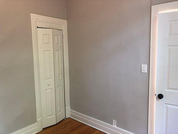2nd image of 900 W Newport Ave
