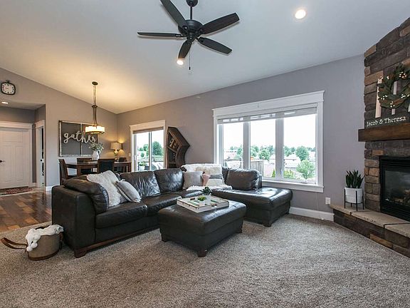 3rd image of 703 Mila Dr
