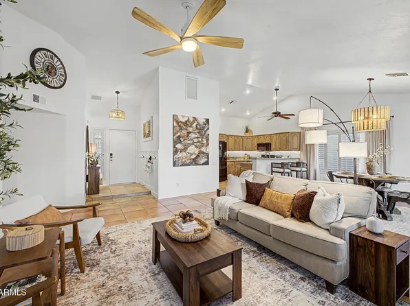 1109 W WICKIEUP Lane, Phoenix, AZ 85027